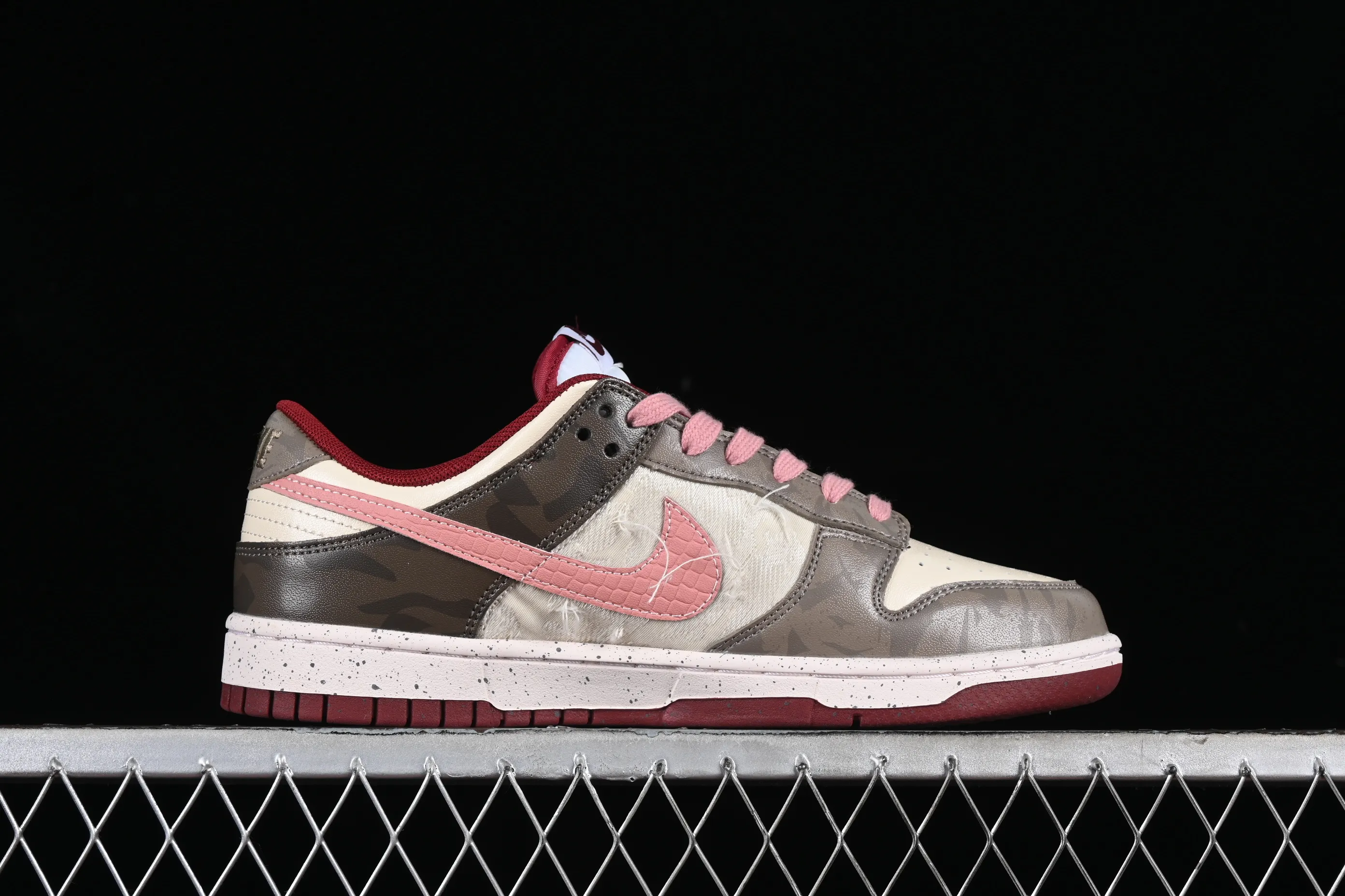 All categories Nk SB Dunk series Nk SB Dunk Low low-top sneakers Nk Dunk Retro Panda Prank Pioneer Knight-Dust SB strap low-top casual sneakers DD1391-601